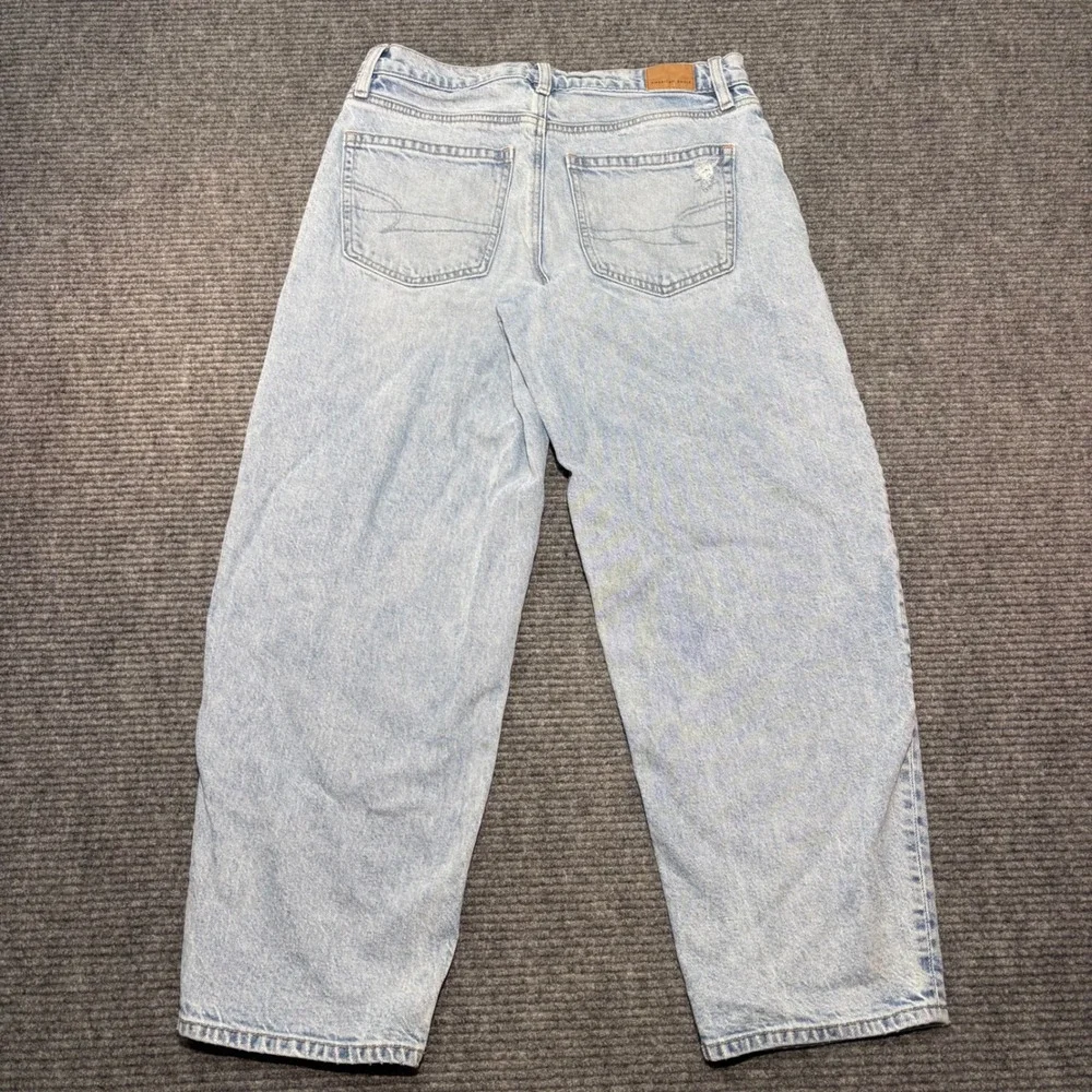 American Eagle Barrel Jeans Womens 6 Light Wash Distressed High Rise Curved Leg - Picture 5 of 8